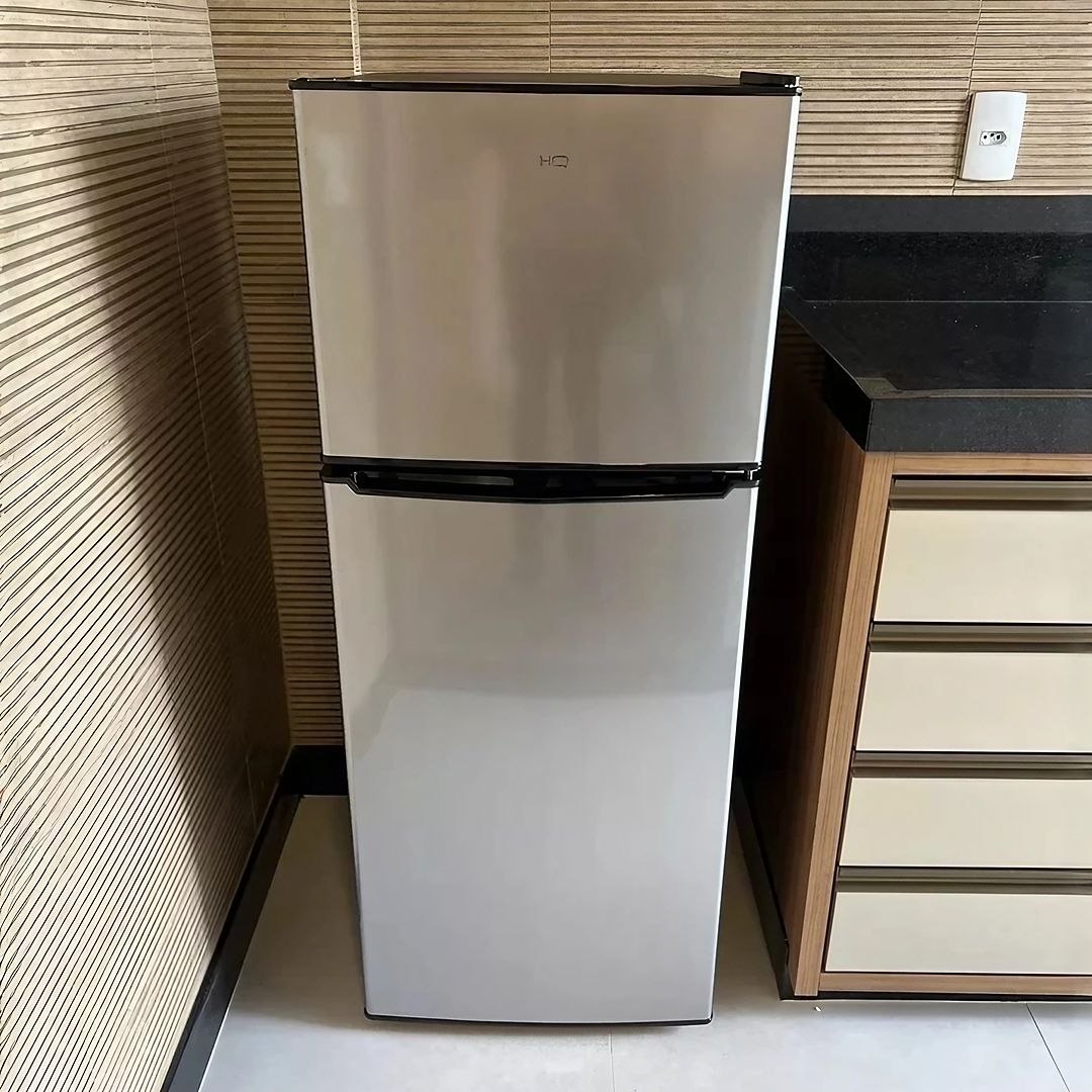 Geladeira Refrigerador Compacto HQ DeFrost 140L 127/220V