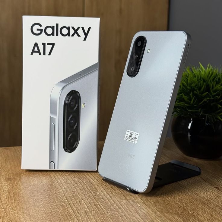 Samsung Galaxy A17 128GB 4GB RAM Tela 6.7" 50MP IP54