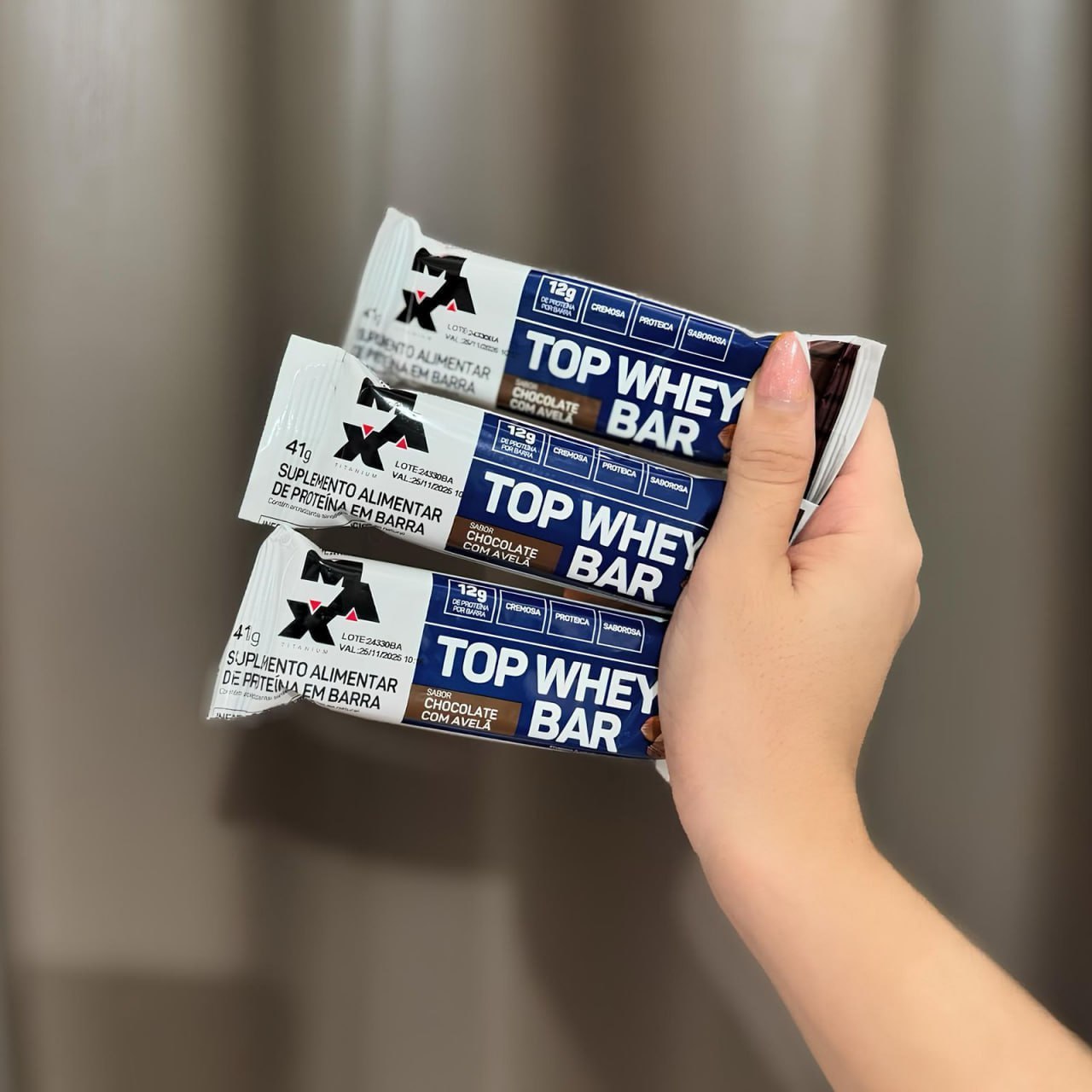 Top Whey Bar Max Titanium Chocolate com Avelã 41g - 12 Unidades