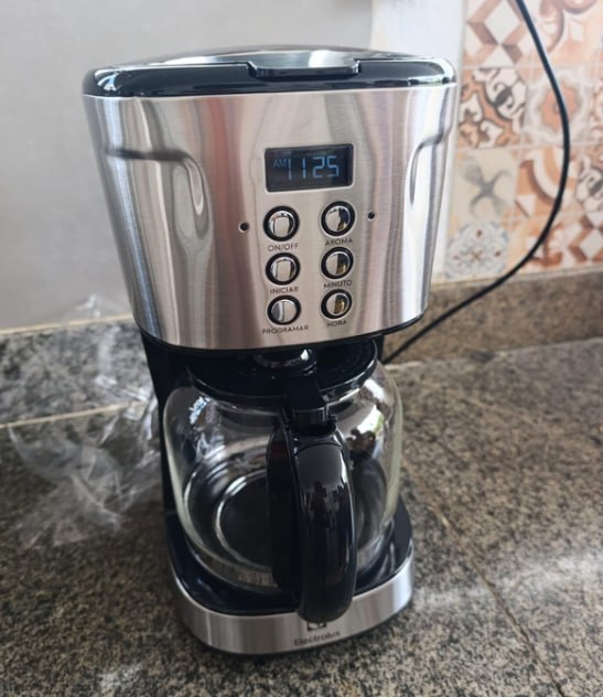 Cafeteira Elétrica Electrolux Inox 1,5L com Timer e Painel Digital
