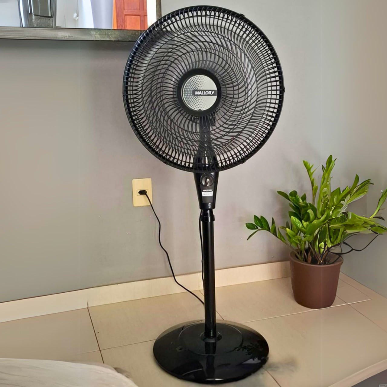 Ventilador De Coluna Mallory Delfos TS+ 126W 127V