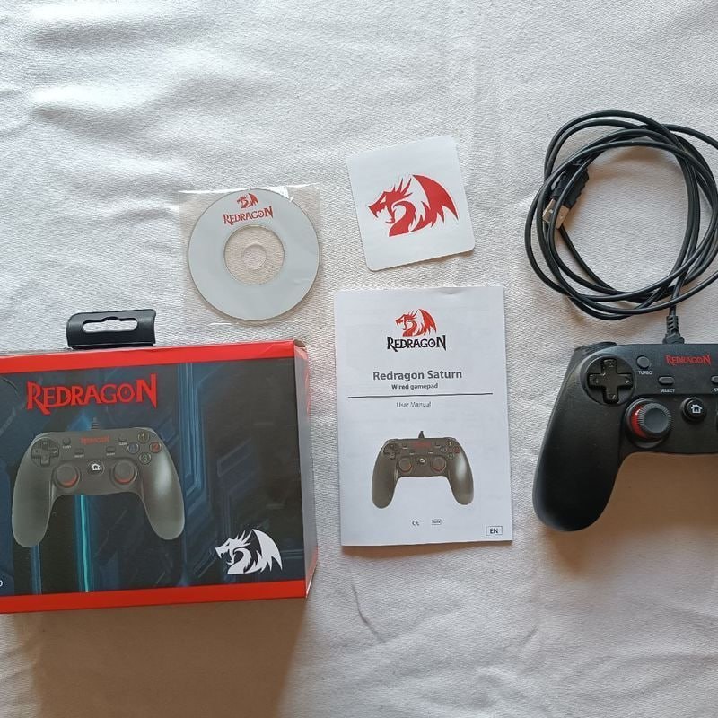 Controle Gamer Redragon Saturn Preto USB com Vibração G807