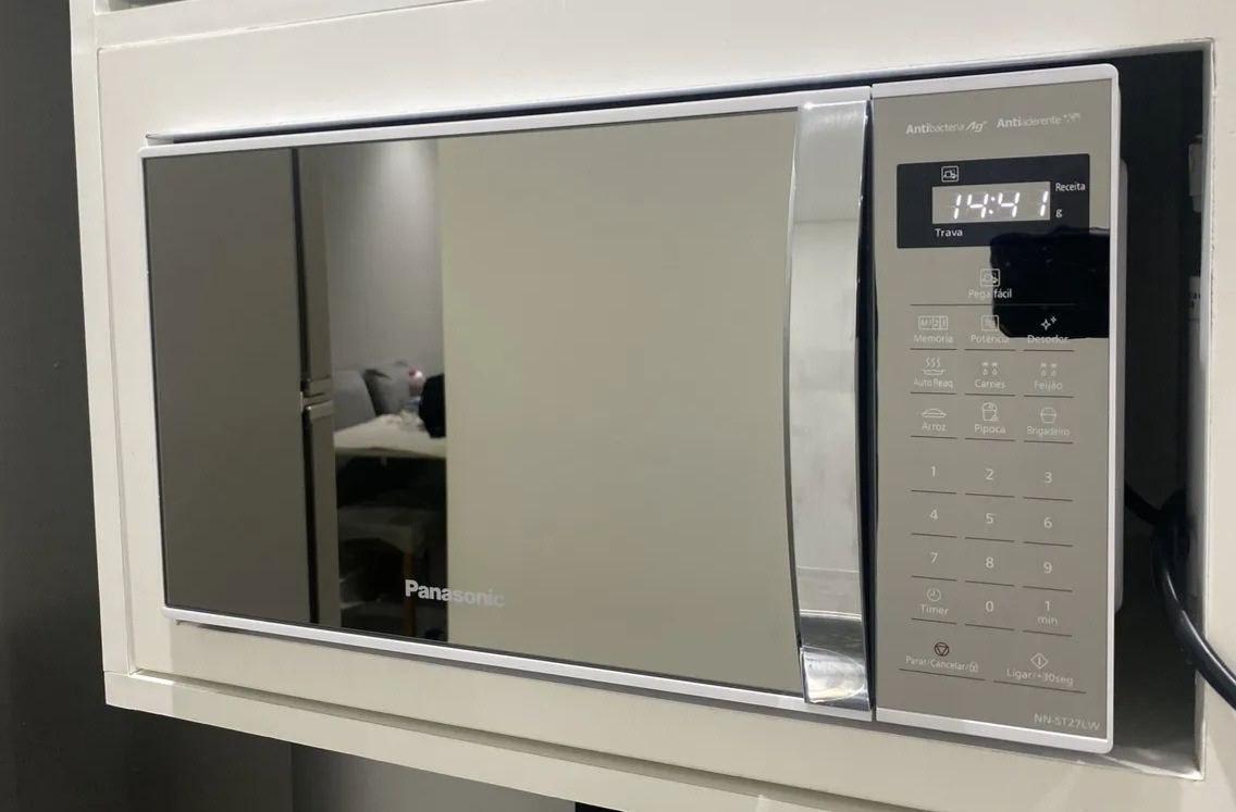 Panasonic Micro-ondas 21L Branco Espelhado NN-ST27LWRU