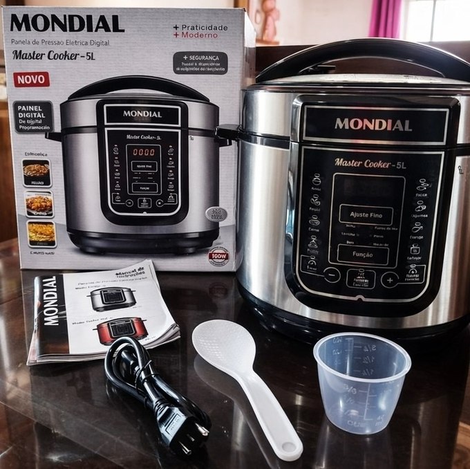 Panela de Pressão Elétrica Digital Mondial 5L 900W