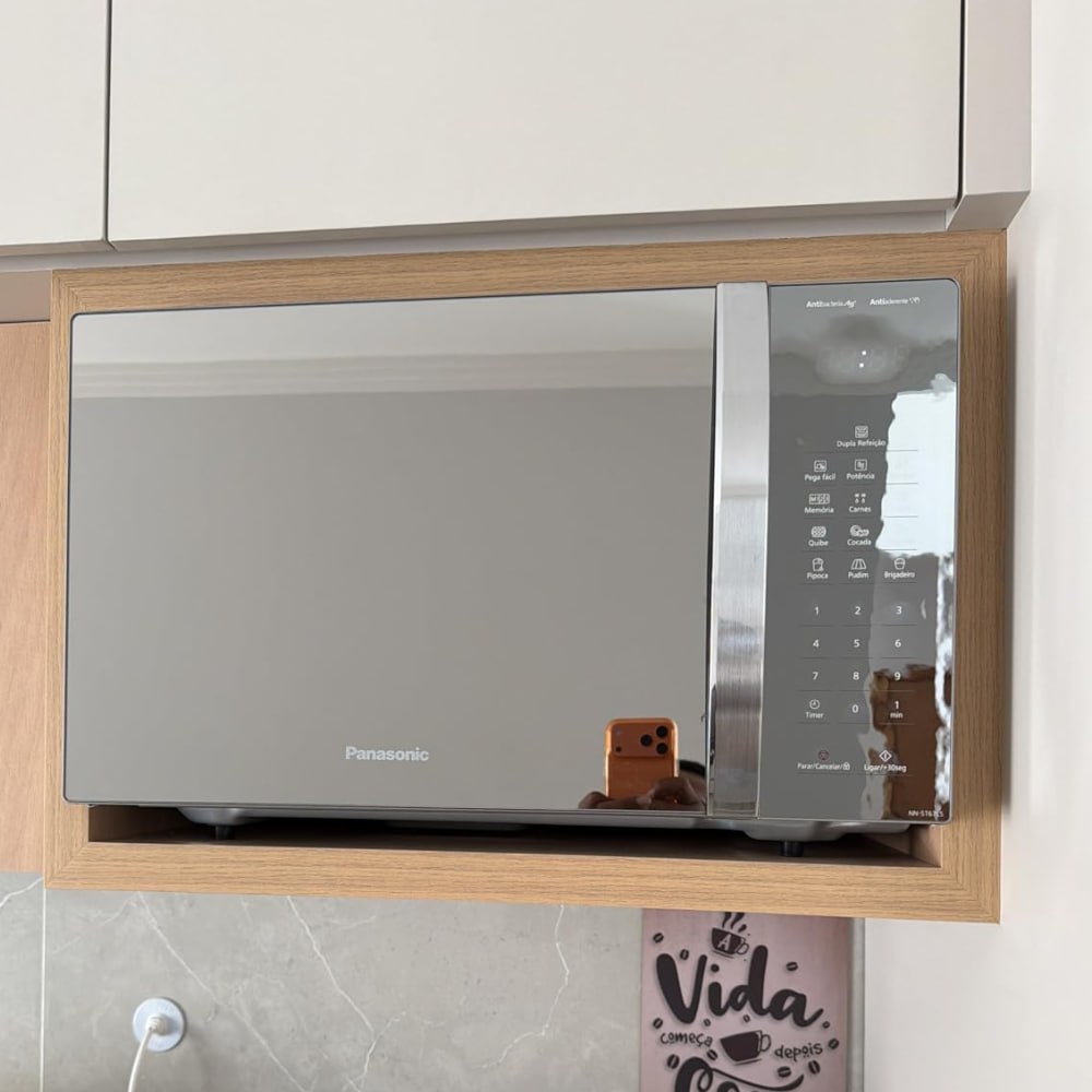 Micro-ondas Panasonic Inox 34L 220V