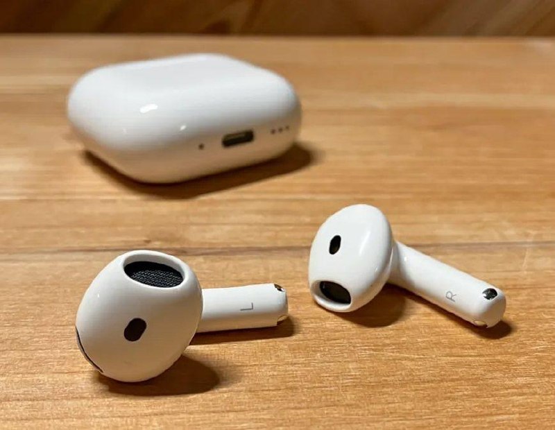 Apple AirPods 4