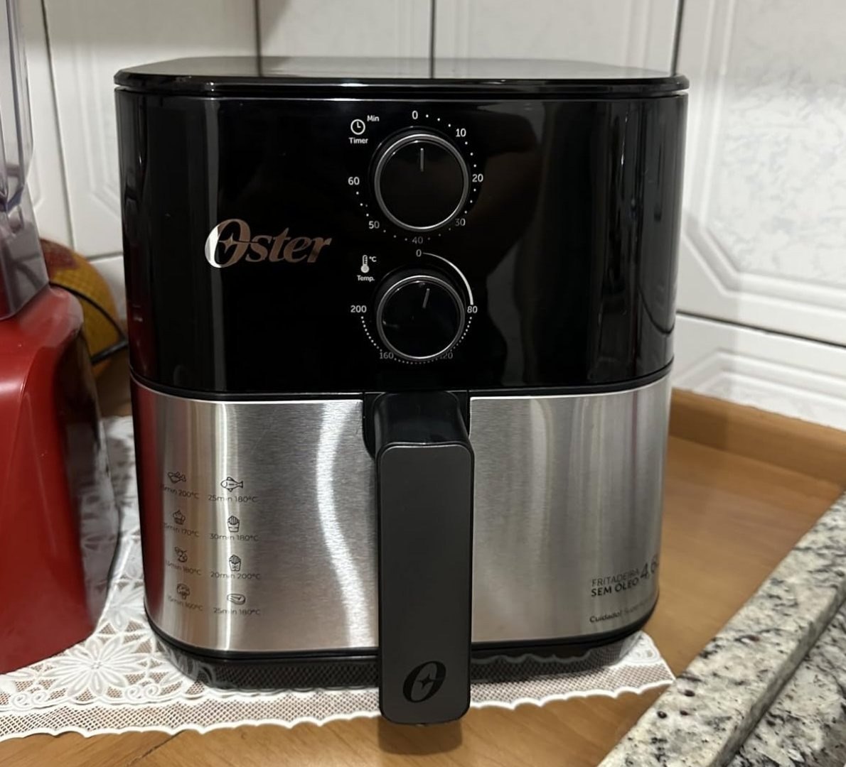 Fritadeira Sem Óleo Oster 127V Preta