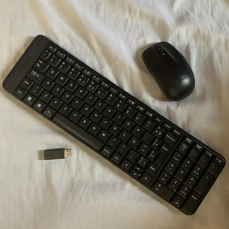 Combo Teclado e Mouse Sem Fio Logitech MK220