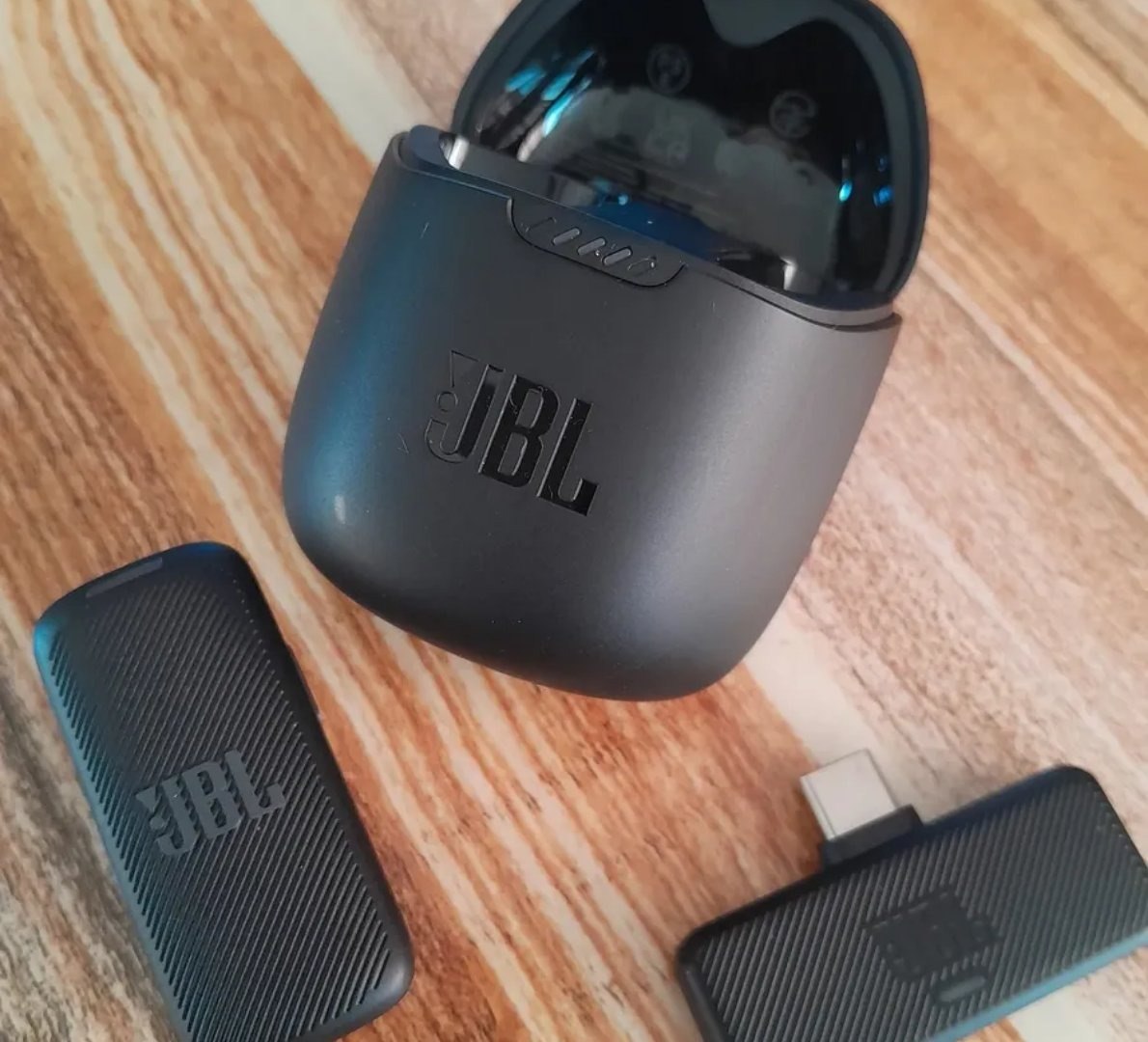 Microfone JBL Quantum Stream Wireless USB-C Preto