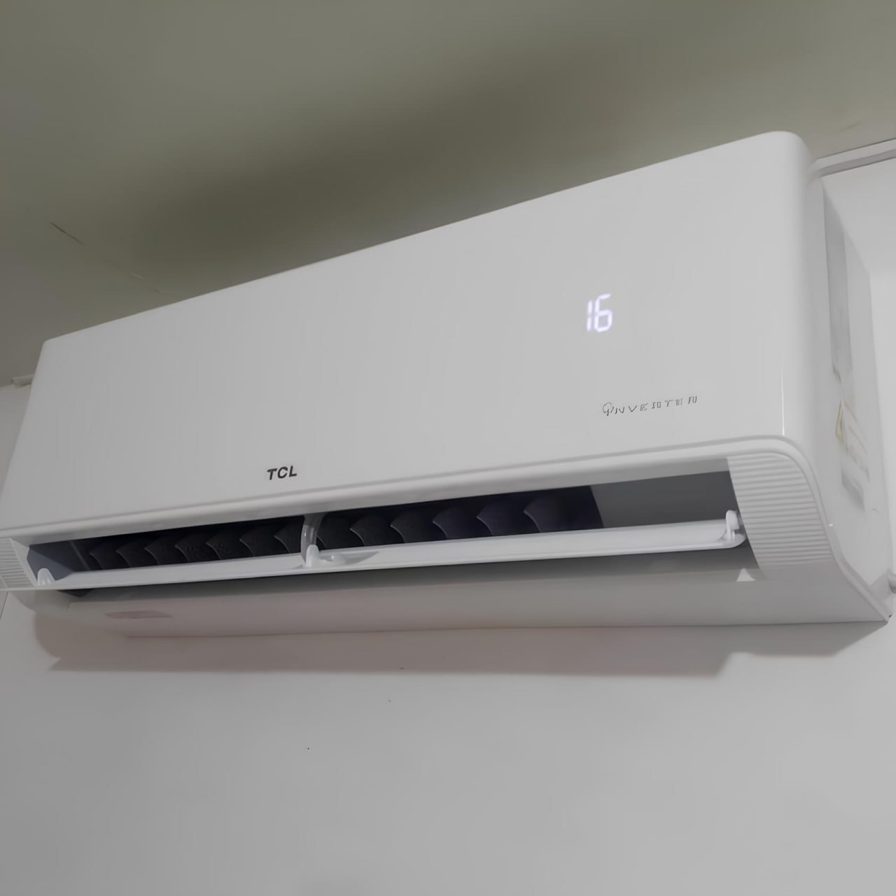 Ar-Condicionado TCL 9000 BTUs Inverter Elite Frio 220V