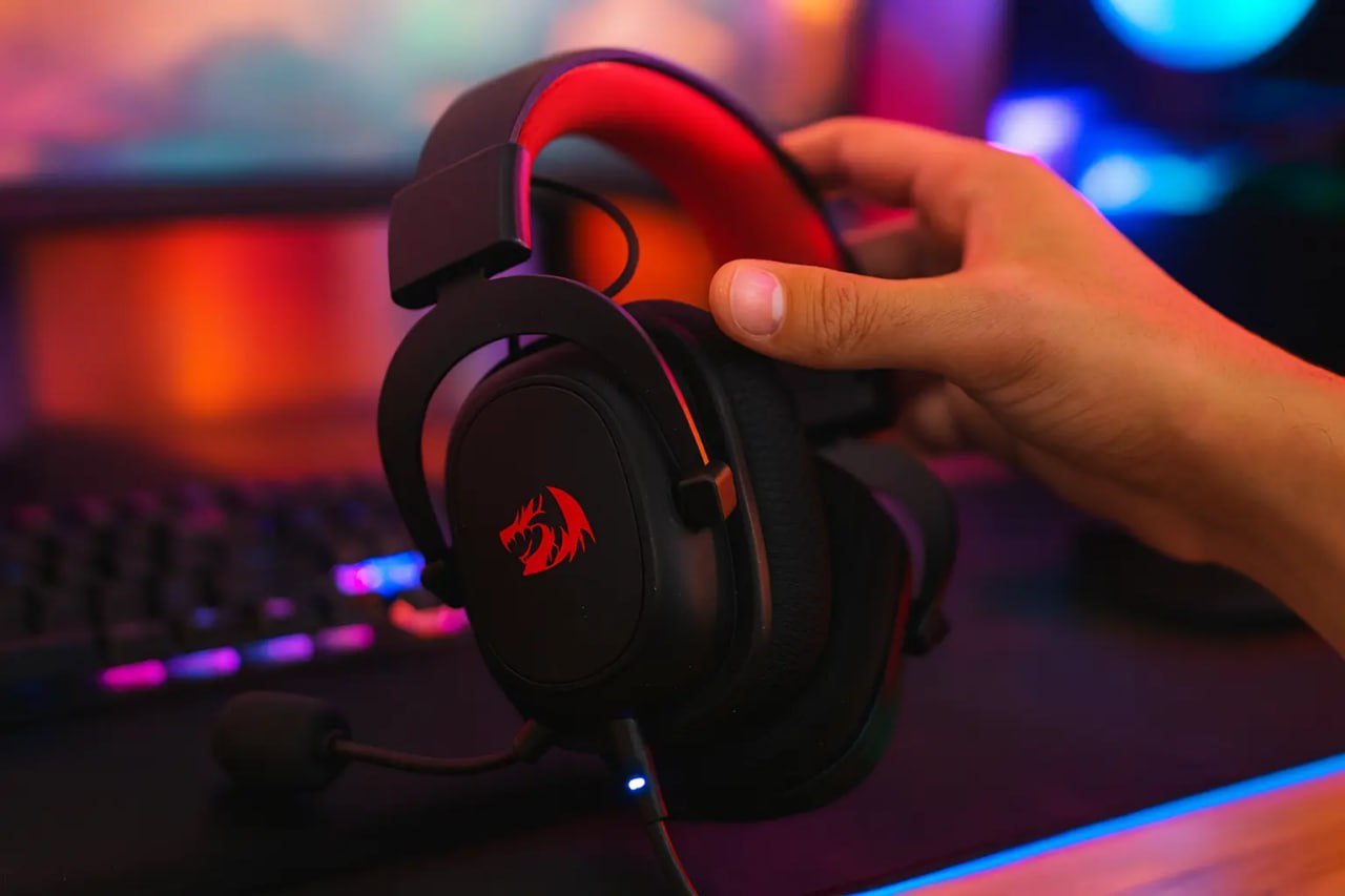 Headset Gamer Redragon Hero Preto RGB H530