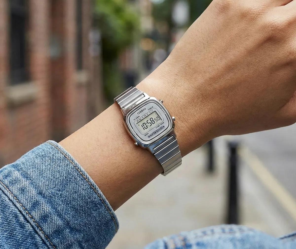 Relógio Feminino Casio Vintage Mini Ícone Retrô Inox