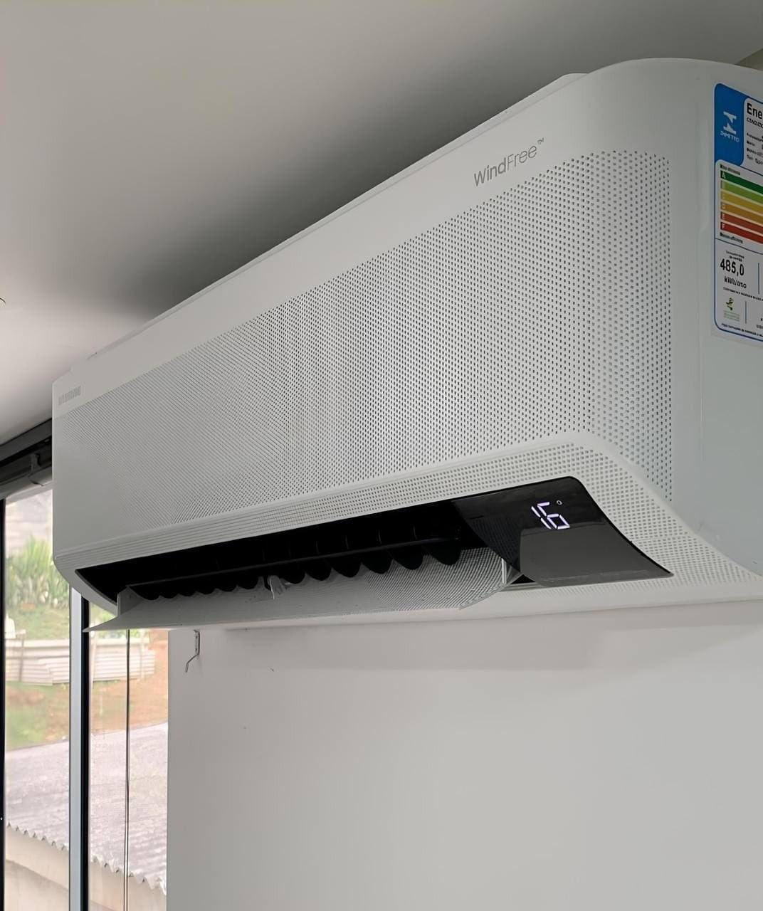 Ar-Condicionado Split Inverter Samsung WindFree AI 18000 BTU 220V