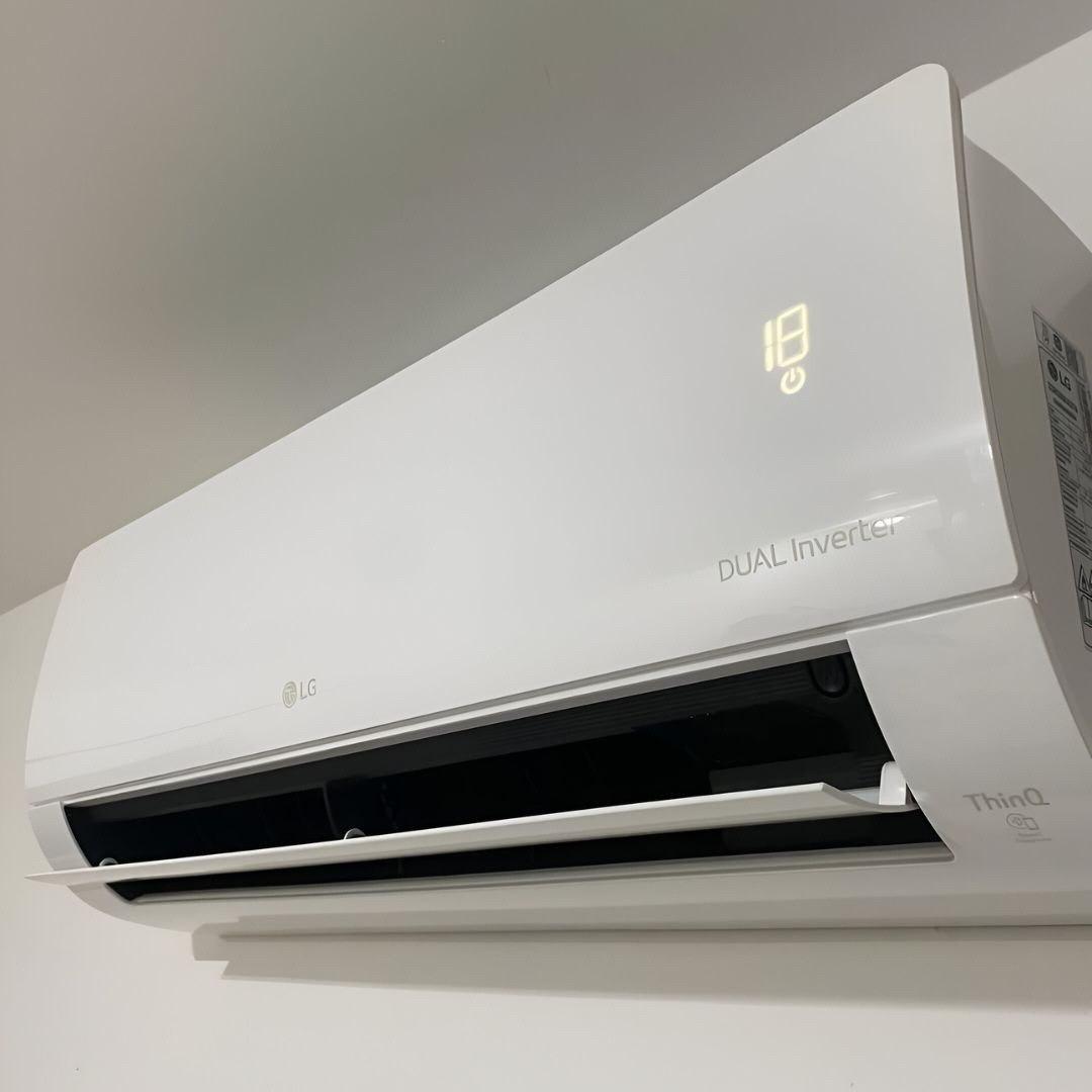 Ar-Condicionado Split LG Hi Wall Dual Inverter Voice AI 9.000 BTU