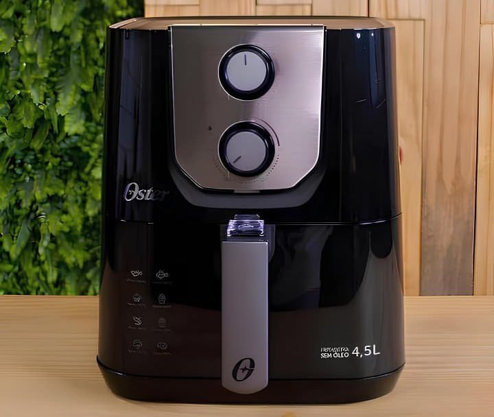 Fritadeira Air Fryer Black Perform 4,5L Oster 127V
