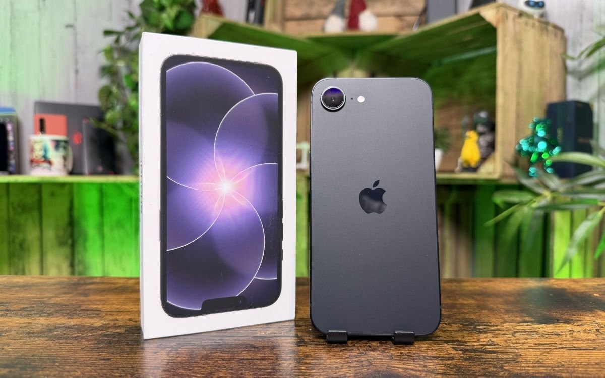 Apple iPhone 17e 256GB Preto