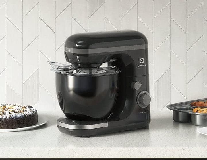 Batedeira Planetária Electrolux 5L 750W 12 Velocidades Preta EKM30