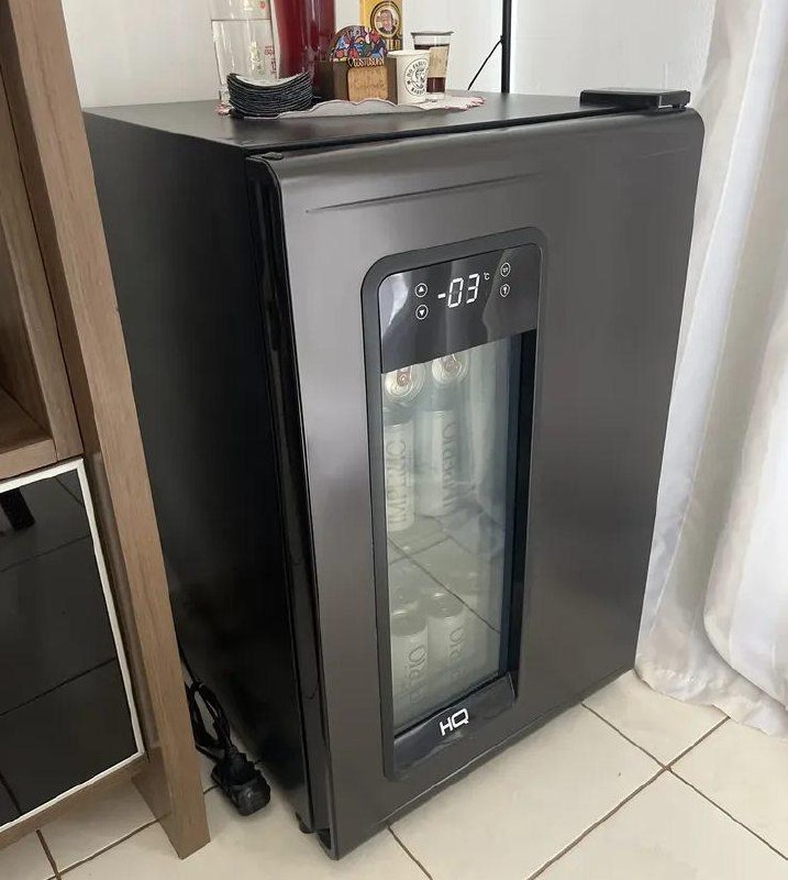 Cervejeira Expositor Vertical HQ 100 Litros Frost Free Inox Titanium 220V
