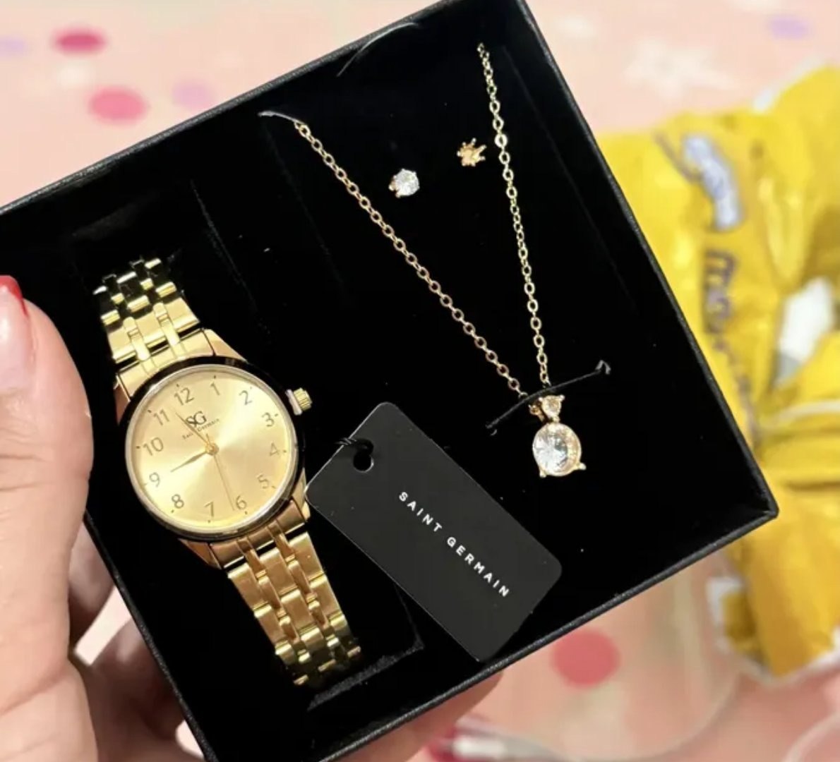 Kit Relógio, Colar e Brincos Dourado Ponto de Luz