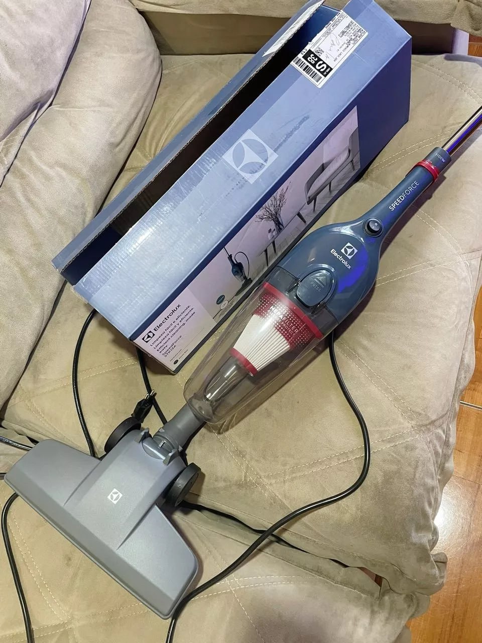 Aspirador de Pó Vertical Electrolux 2 em 1 STK15 1450W