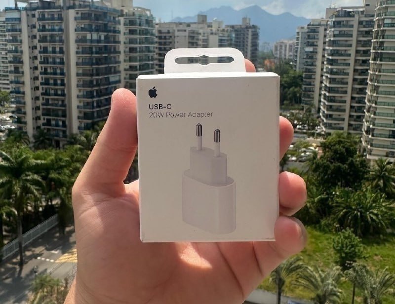 Adaptador de Corrente Apple USB-C 20W
