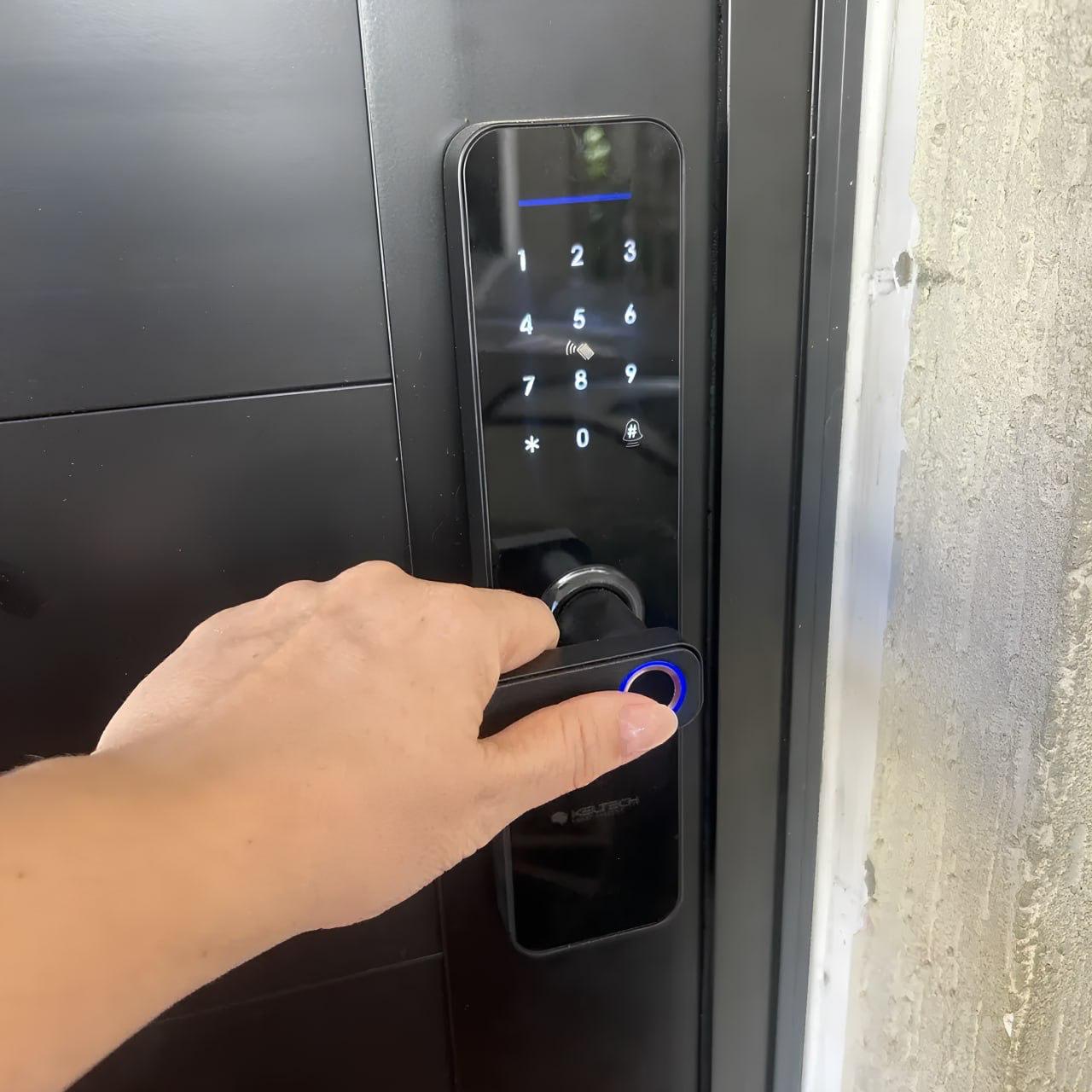 Fechadura Digital Biométrica e Senha App Tuya Keltech KT-1000