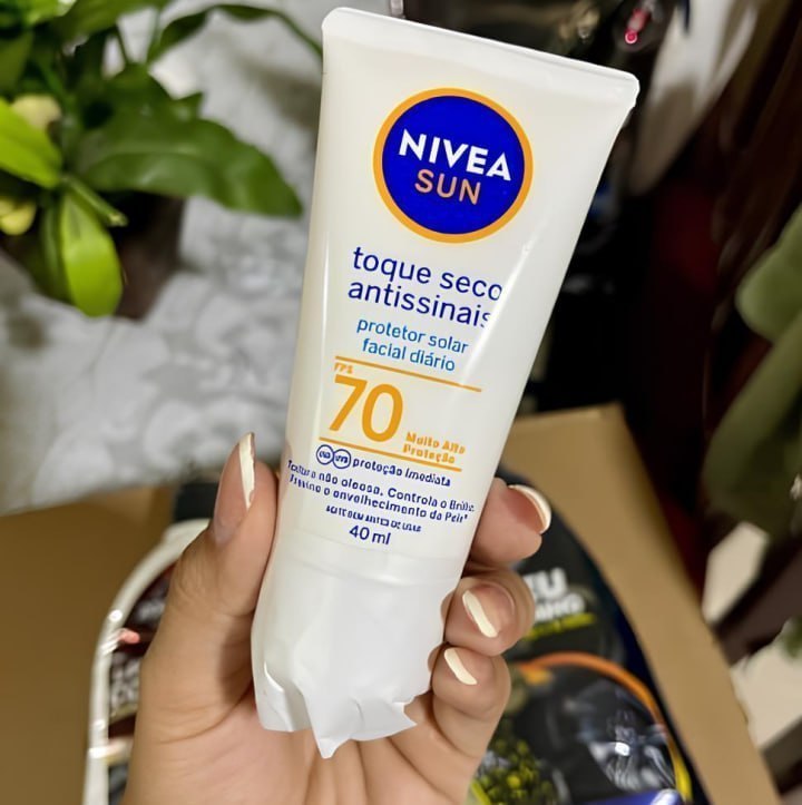 NIVEA SUN Protetor Solar Facial Toque Seco Antissinais FPS 70 40ml
