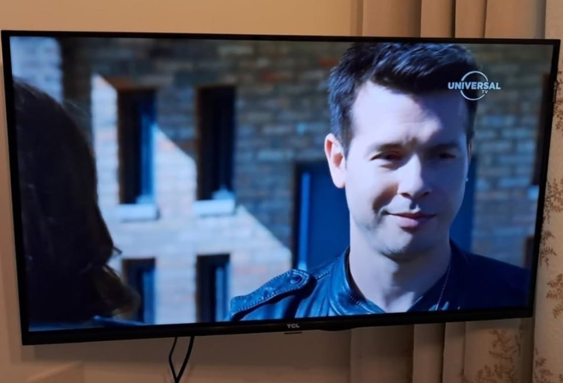 Smart TV TCL 32 Polegadas HD QLED WiFi Google TV