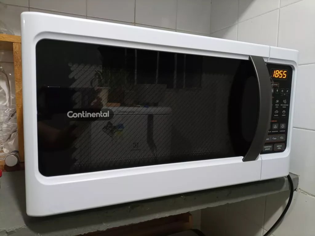Micro-ondas Continental 34 Litros 1400W Função Descongelar MC34B