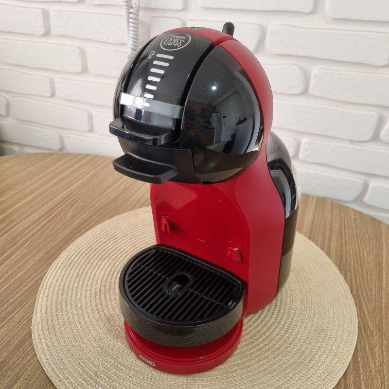 Cafeteira Nescafé Dolce Gusto Mini Me Vermelha e Preta