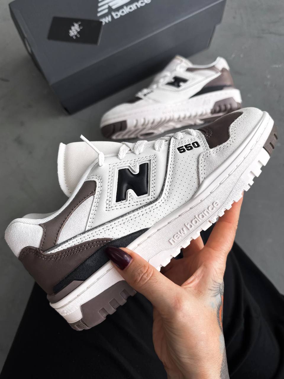 Tênis New Balance 550 Branco e Marrom
