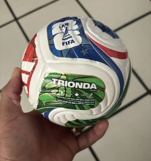 Minibola Copa do Mundo FIFA 26 adidas Trionda