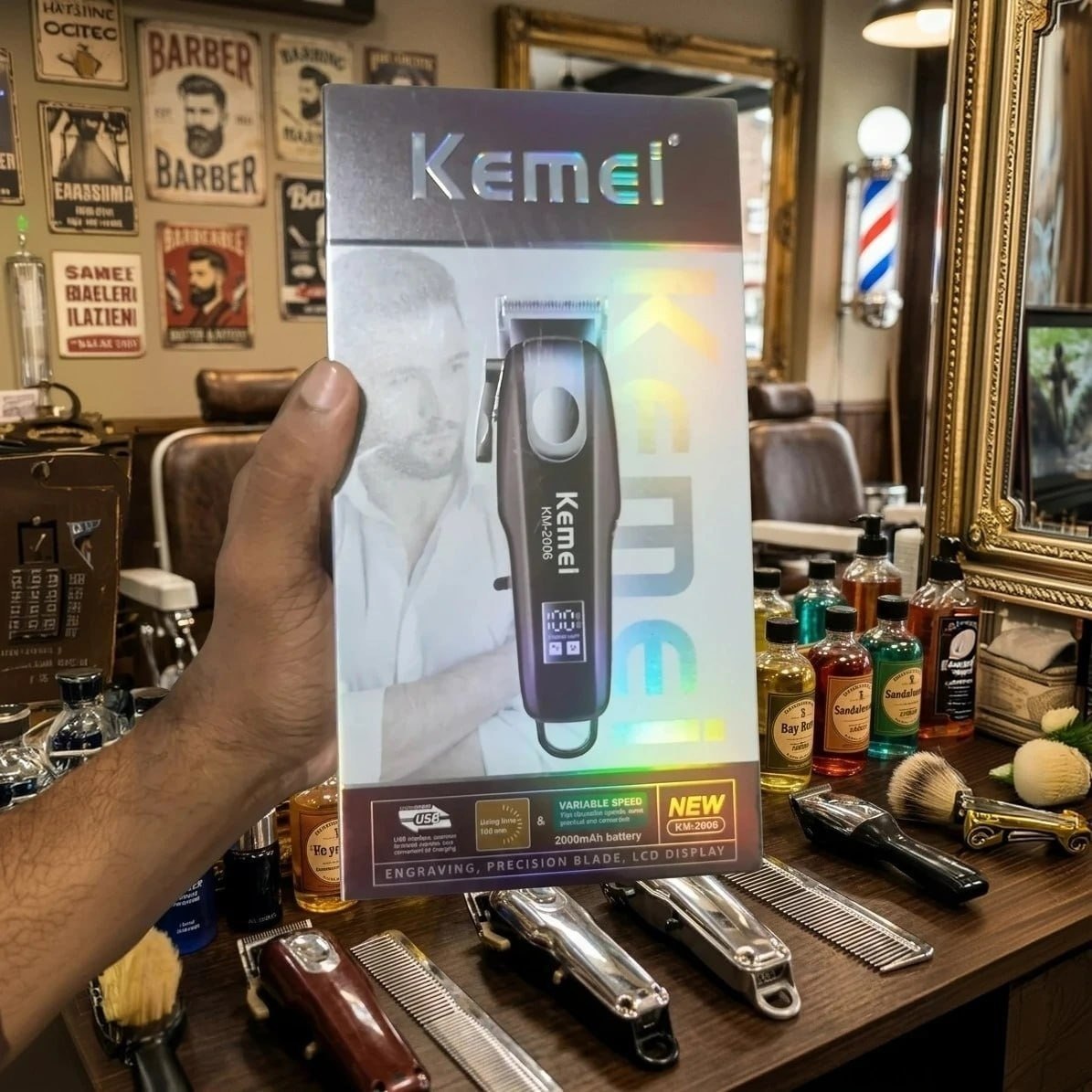 Máquina Profissional Para Cabelos Sem Fio Kemei KM