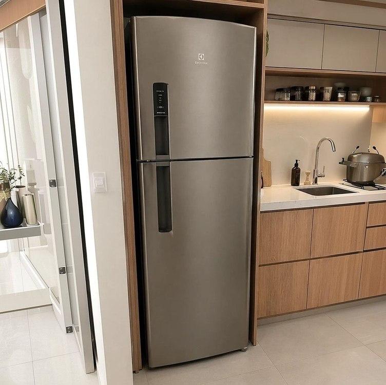 Geladeira Electrolux Frost Free 400L Inverter Inox 220V IF44S
