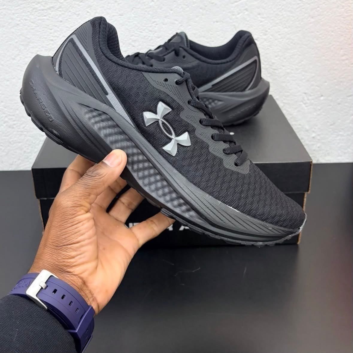 Tênis Under Armour Charged Wing 2 + 1 Par de Meia