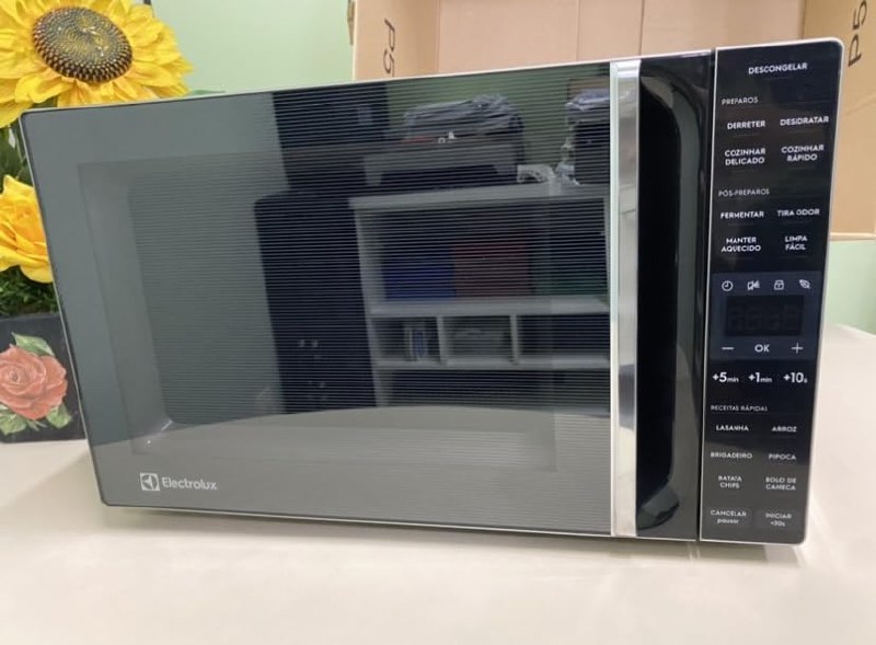 Micro-ondas Electrolux 23L ME23P Preto Descongelamento Assistido