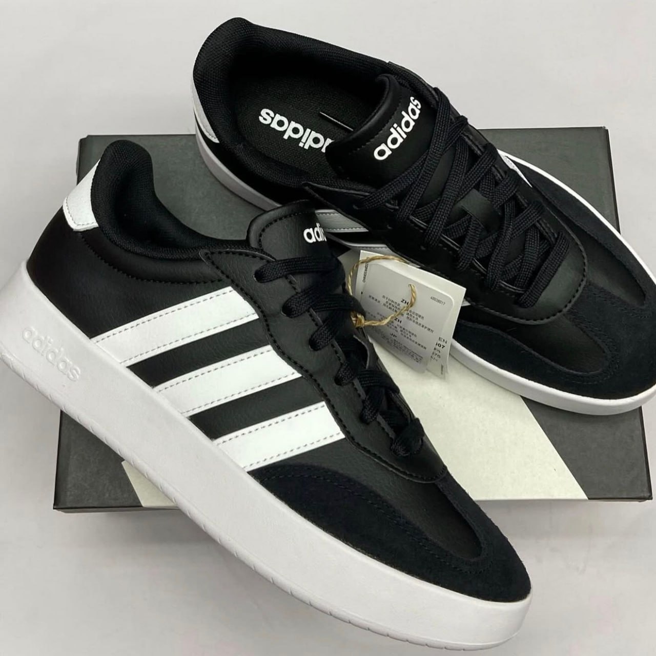 Tênis Adidas Barreda Preto e Branco