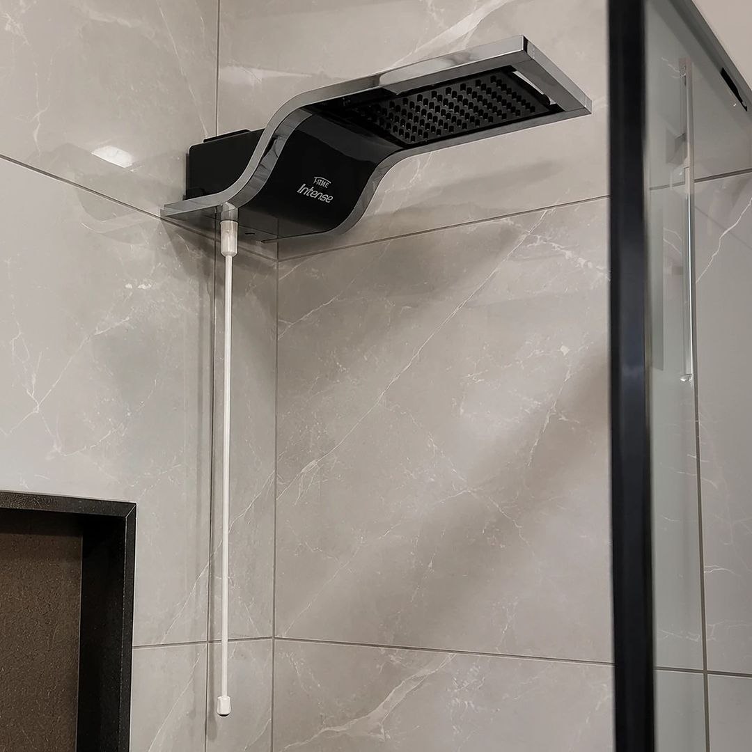 Chuveiro Eletrônico Ducha Intense Preto/Cromado 7800W