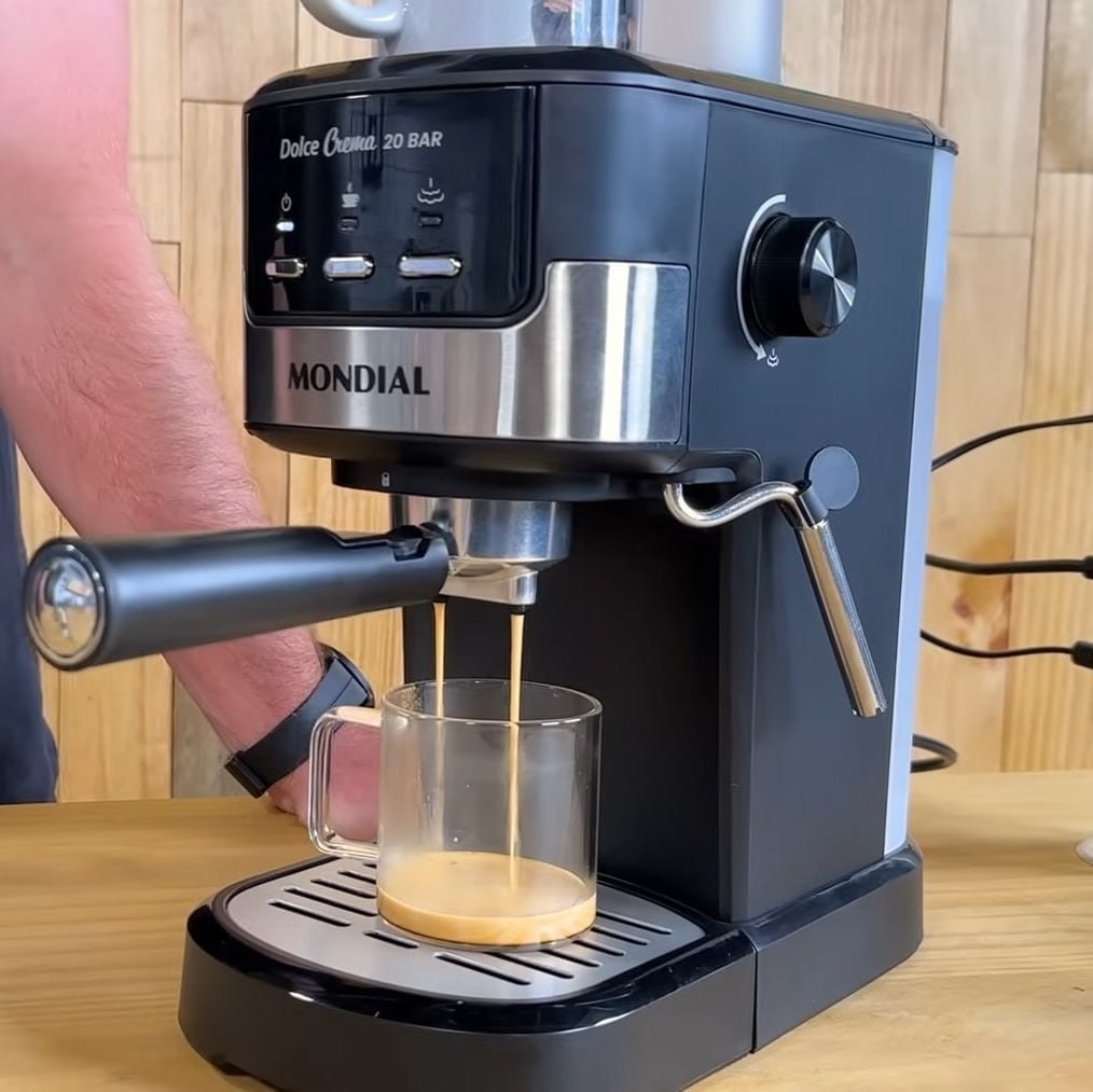 Cafeteira Espresso Dolce Crema 20 Bar Mondial Preto/Inox 110v