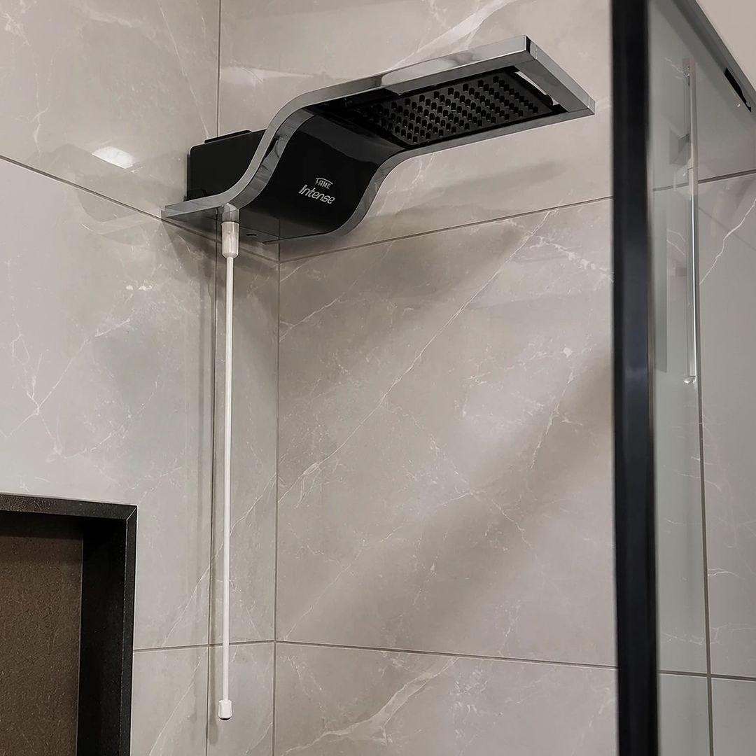 Chuveiro Elétrico Fame DUCHA INTENSE Preto 7.8kW