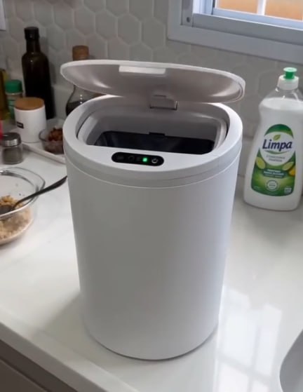 Lixeira Inteligente Recarregável com Sensor Automático 16L