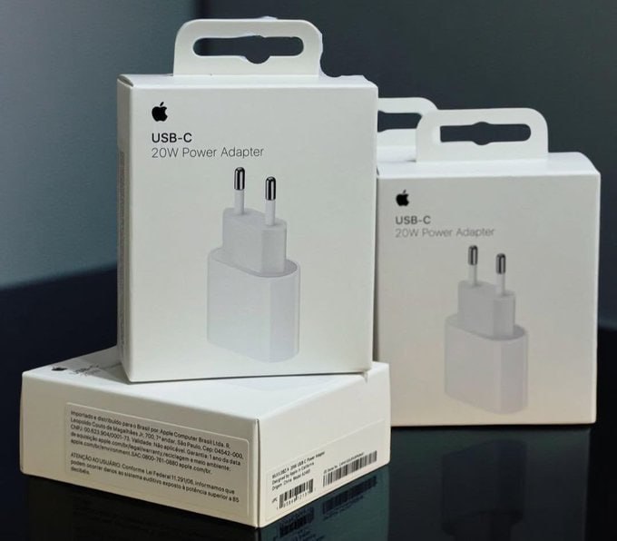 Adaptador de Corrente Apple USB-C 20W
