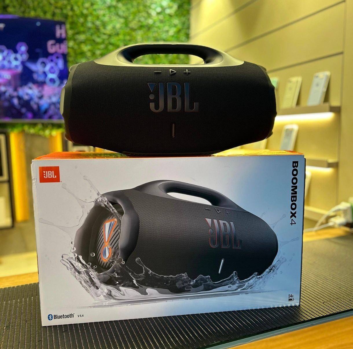 Caixa de Som JBL Pro Boombox 4 Bluetooth AI Sound Boost Preta