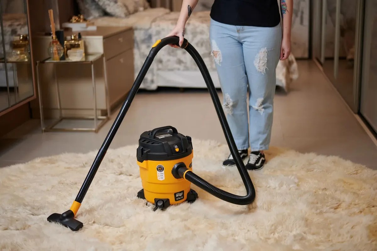 Aspirador de Pó e Água Wap GTW 10 Compacto 1400W 10L