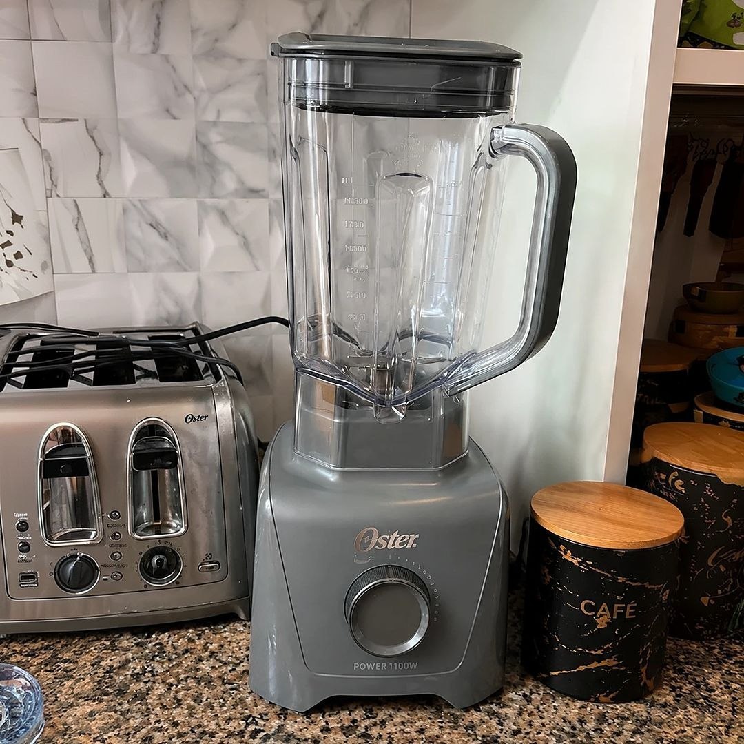 Liquidificador Oster 1100 Full 3,2L 12 Velocidades 220v