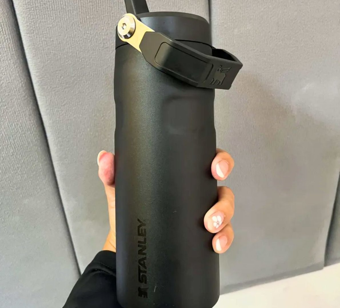 Garrafa Térmica Stanley Aerolight Flip Straw Black 473ml
