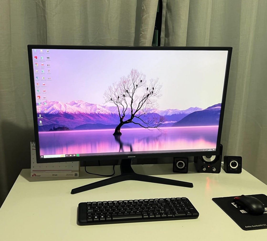 Monitor Samsung 32" 4K UHD HDMI DisplayPort Freesync