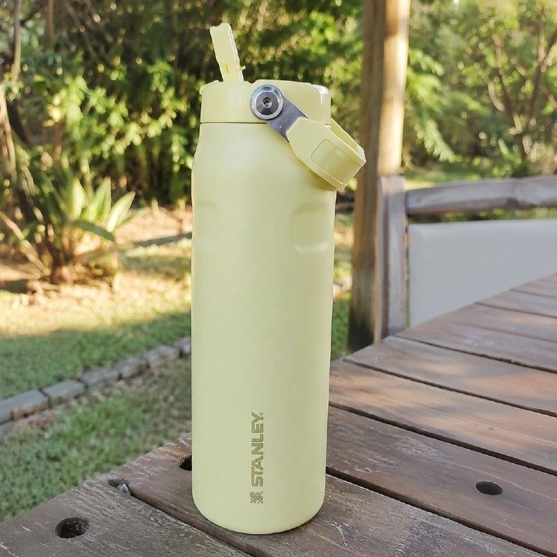 Garrafa Térmica Aerolight Flip Straw 710ml Stanley