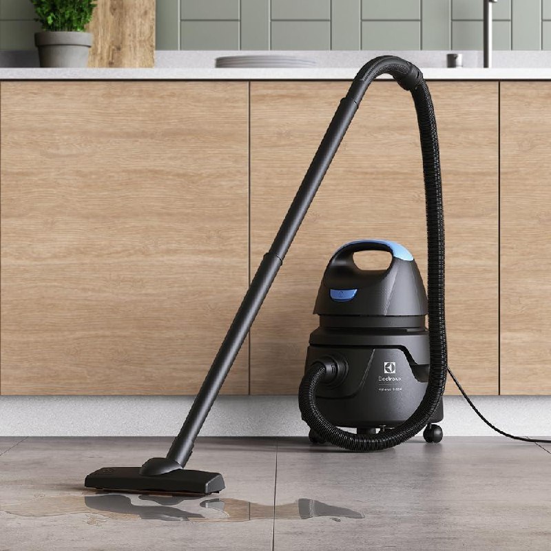 Aspirador de Pó e Água Electrolux 1400W 12L 220V AWD01