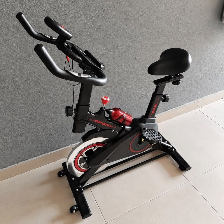 Bicicleta Ergométrica Spinning com Garrafa 120kg
